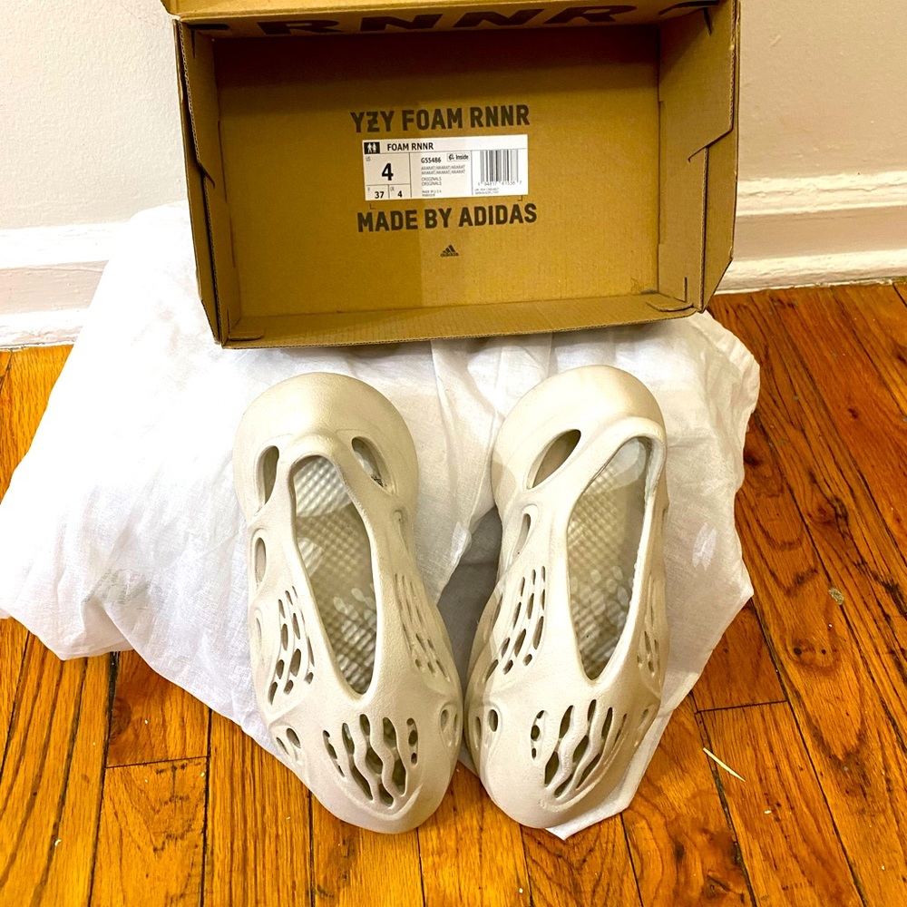 Yeezy Foam RNNR